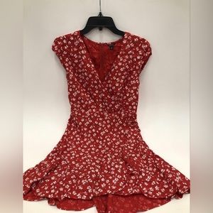 J Crew Mercantile Ladies Red With White Floral Pattern Short Sleeve Dress Sz 8